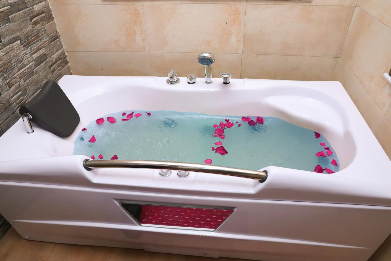 Retro Hotel And Spa Katmandu Dış mekan fotoğraf